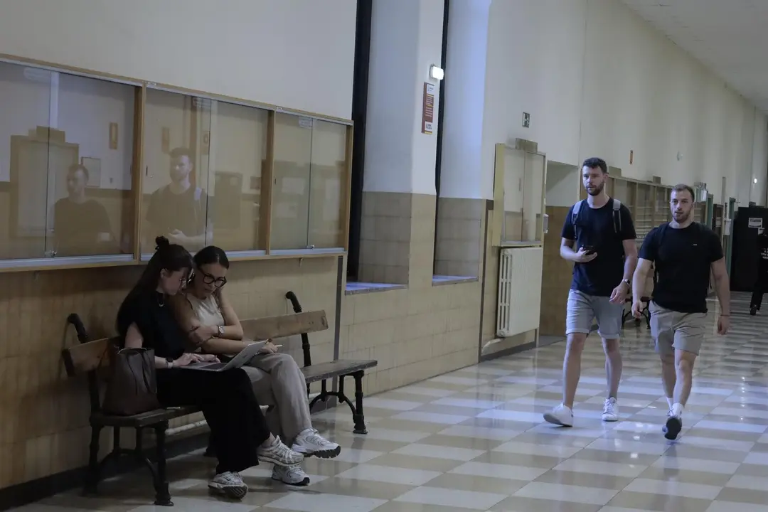 Primer d&iacute;a de curso en la Facultad de Econom&iacute;a y Empresa de la Universidad de Zaragoza. / UNIVERSIDAD DE ZARAGOZA