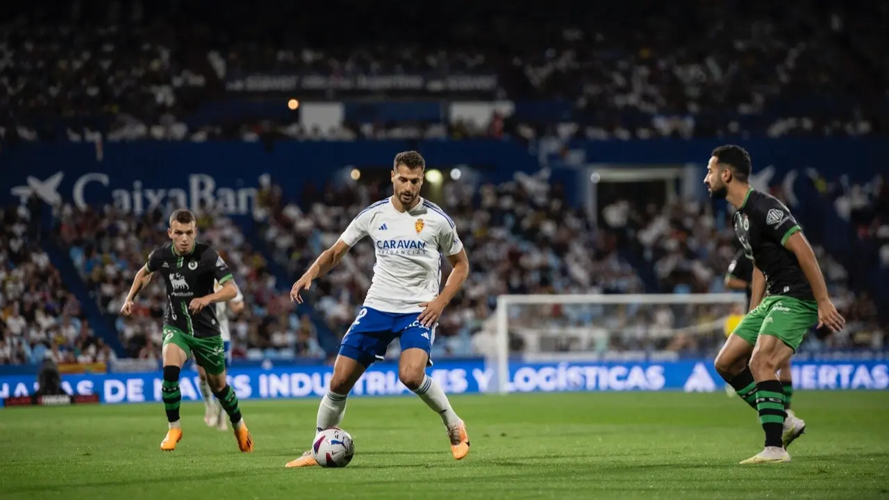 Sinan Bakis durante un partido con el Real Zaragoza / Marcos Cebri&aacute;n
