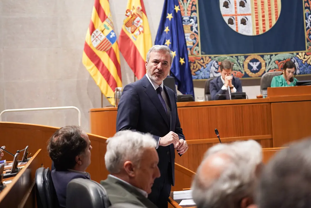 El presidente de Arag&oacute;n, Jorge Azc&oacute;n, en las Cortes de Arag&oacute;n