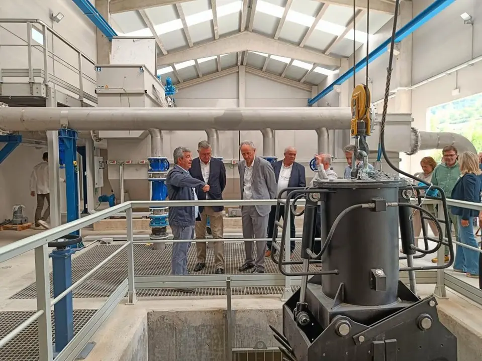 El consejero de Medio Ambiente y Turismo del Gobierno de Arag&oacute;n, Manuel Blasco, y el director del Instituto Aragon&eacute;s del Agua, Luis Esta&uacute;n.
- GOBIERNO DE ARAG&Oacute;N