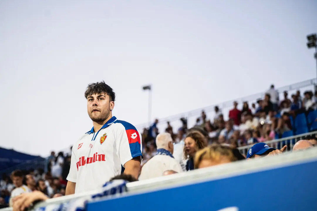 Aficionados del Real Zaragoza en el Ibercaja Estadio / Marcos Cebri&aacute;n