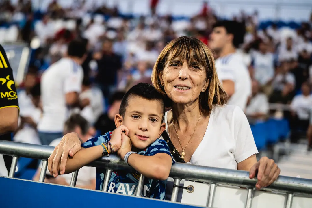 Aficionados del Real Zaragoza en el Ibercaja Estadio / Marcos Cebri&aacute;n