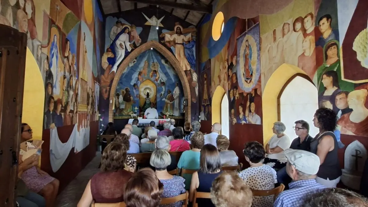 Celebraci&oacute;n del 70 aniversario de las pinturas murales de la ermita del Pilar, en Fay&oacute;n. / AYTO. FAY&Oacute;N