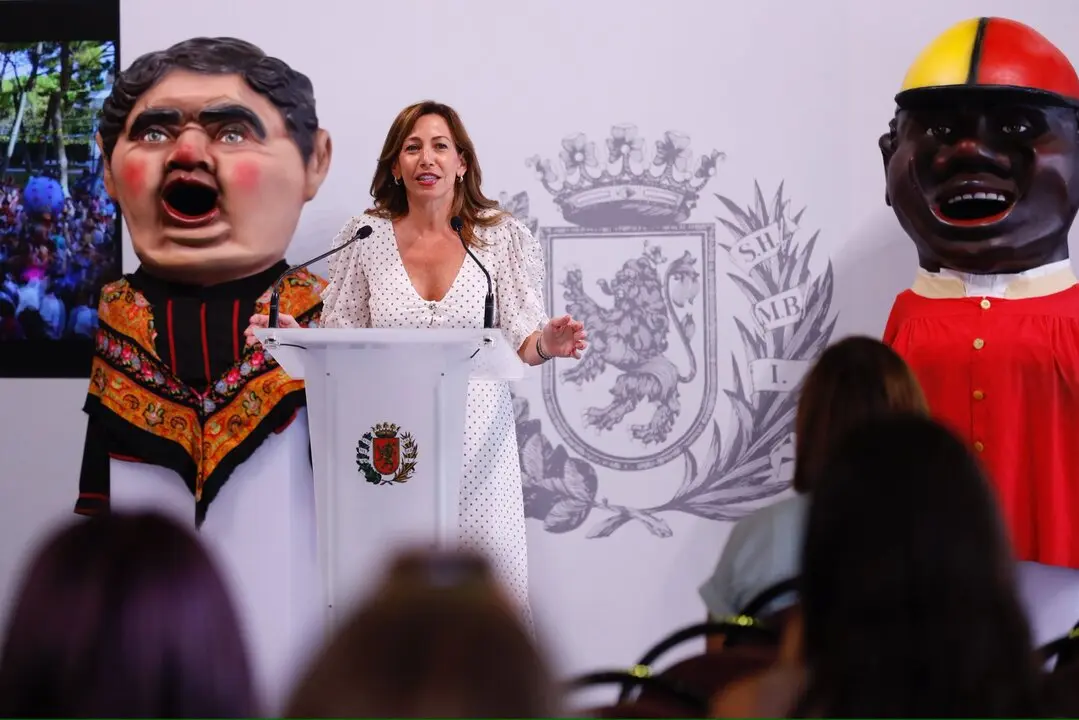 Im&aacute;genes I La presentaci&oacute;n de las Fiestas del Pilar: discurso de Chueca, cabezudos y m&aacute;s...