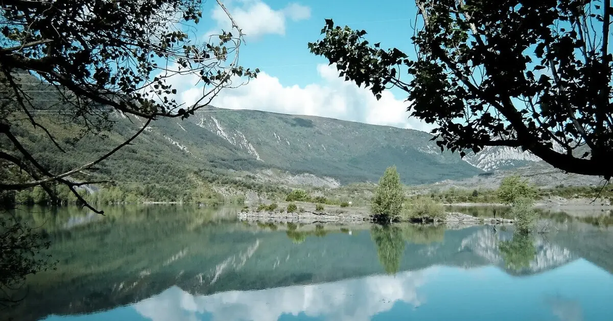 pantano-arguis-ruta-circular-sendero-huesca