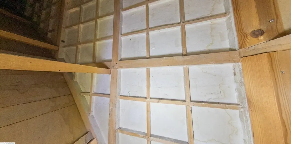 Humedades en una de las arcadas que sirven de soporte a las pinturas murales del Monasterio de Santa Mar&iacute;a de Sijena, que se exponen en el Museo Nacional de Arte de Catalu&ntilde;a (MNAC).
- GOBIERNO DE ARAG&Oacute;N