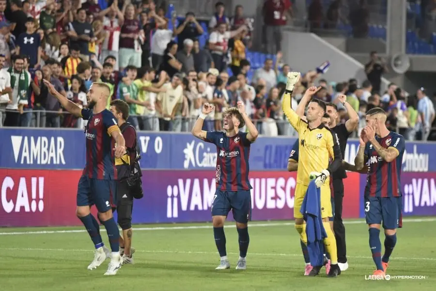 Celebraci&oacute;n de la SD Huesca en la &uacute;ltima victoria ante el M&aacute;laga / LaLiga
