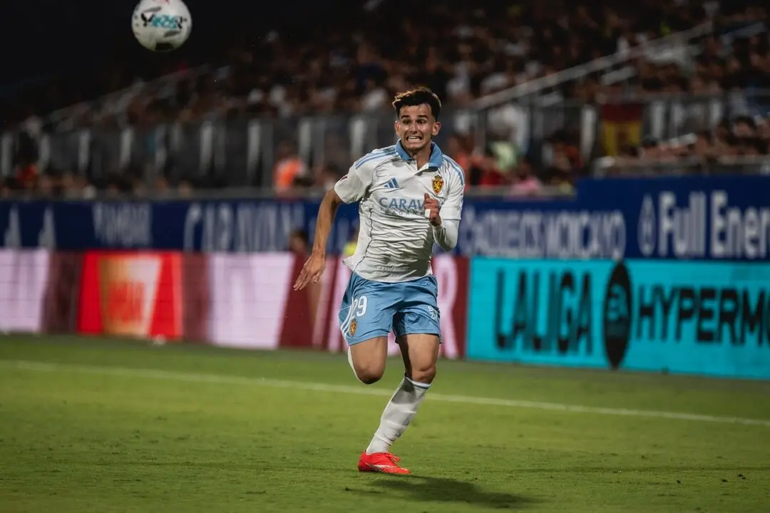 Pau Sans durante el Real Zaragoza - Albacete de la jornada 5 / Marcos Cebri&aacute;n