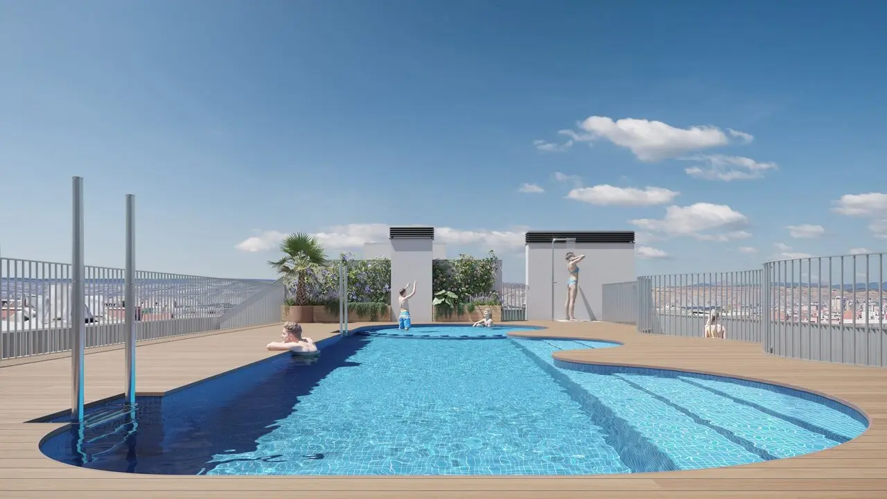 La piscina salina de Jardines del Canal, uno de sus equipamientos sobresalientes / LUJAMA Grupo Inmobiliario