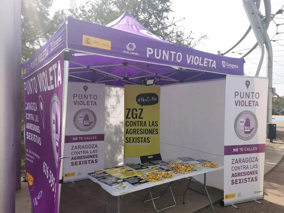 Punto Violeta instalado por el Ayuntamiento de Zaragoza en el Vive Latino de 2023. / AYUNTAMIENTO DE ZARAGOZA