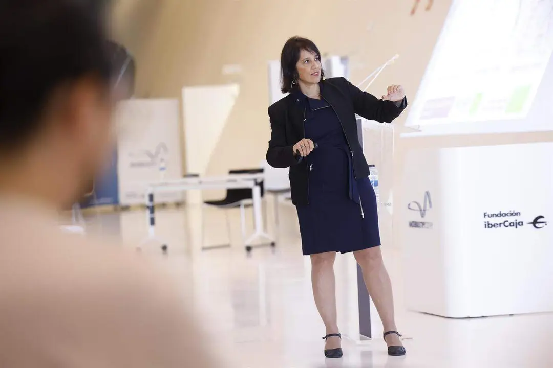 La profesora de Ingenier&iacute;a Civil y Planificaci&oacute;n Urbana en la Universidad de Berkeley, Marta Gonz&aacute;lez, en su ponencia en Mobility City.
- CHUS MARCHADOR