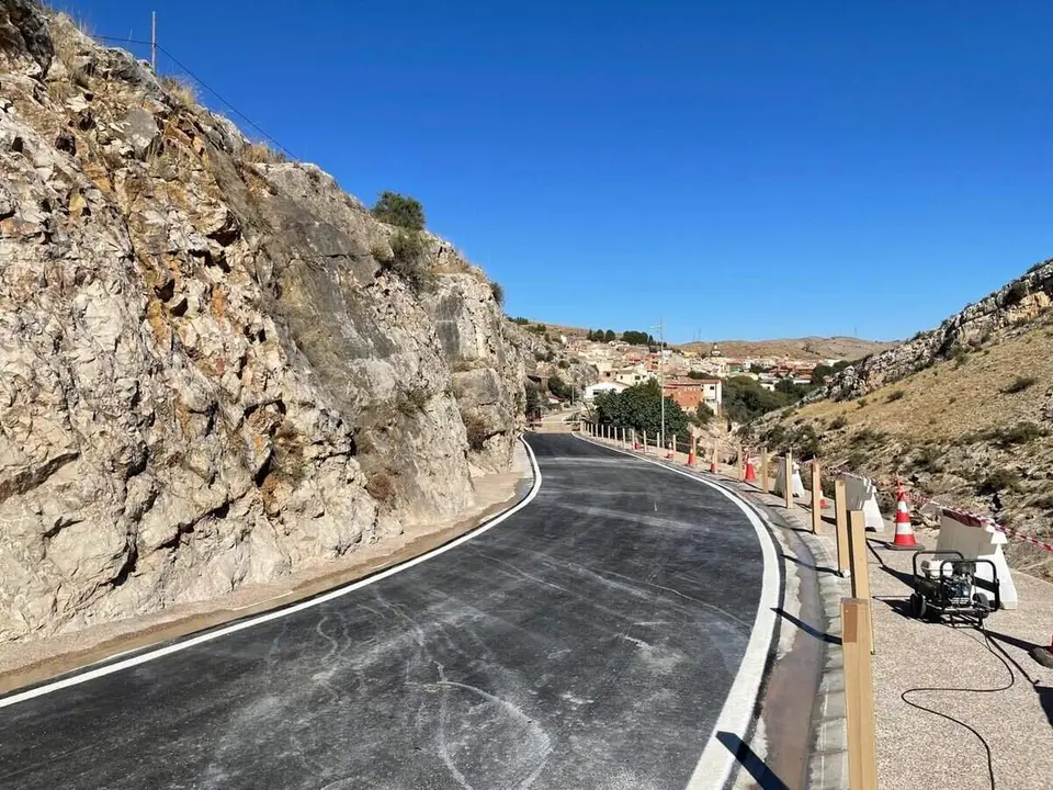 Acceso a Almonacid de la Cuba arreglado.
- DPZ