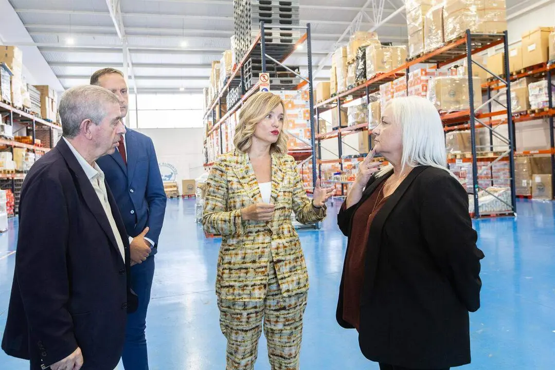 La ministra de Educaci&oacute;n, Formaci&oacute;n Profesional y Deportes y Portavoz del Gobierno, Pilar Alegr&iacute;a (2d), durante una visita a la Fundaci&oacute;n Tervalis en Teruel, a 2 de octubre de 2025, en Teruel, Arag&oacute;n (Espa&ntilde;a).
- Javier Escriche - Europa Press