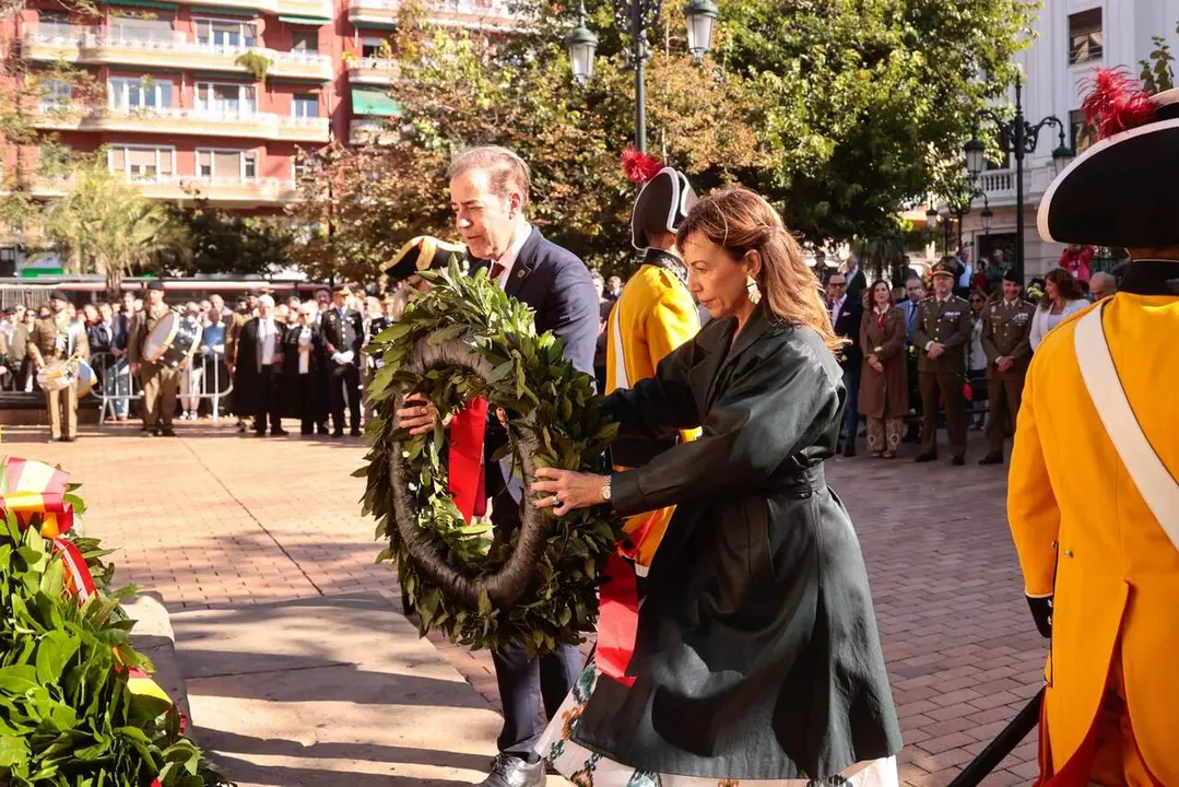 Homenaje a las Hero&iacute;nas de los Sitios: desfile y ofrenda de flores ./ Ayuntamiento de Zaragoza