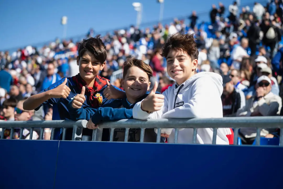 Aficionados del Real Zaragoza ante el C&oacute;rdoba / Marcos Cebri&aacute;n