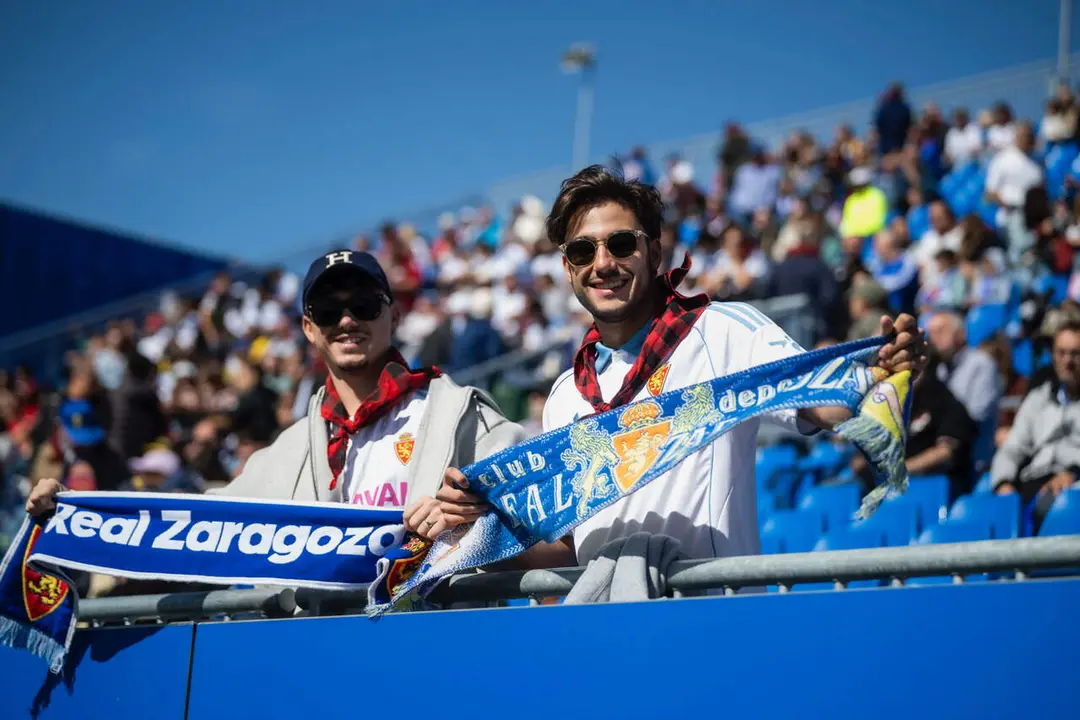 Aficionados del Real Zaragoza ante el C&oacute;rdoba / Marcos Cebri&aacute;n