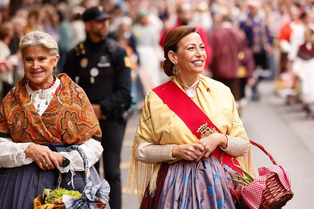 Fotogaler&iacute;a | B&uacute;scate en la Ofrenda de Frutos a la Virgen del Pilar de 2025