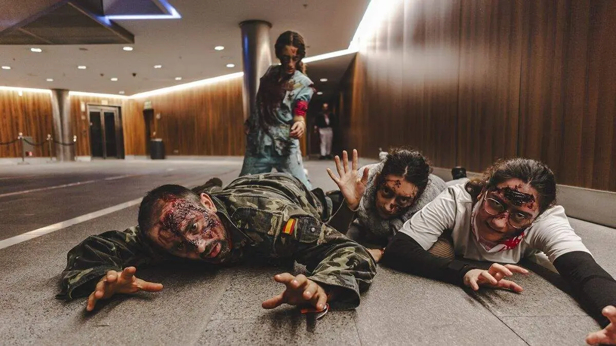 Imagen de archivo de una edici&oacute;n pasada del apocalipsis zombie de Puerto Venecia en Halloween. / PV