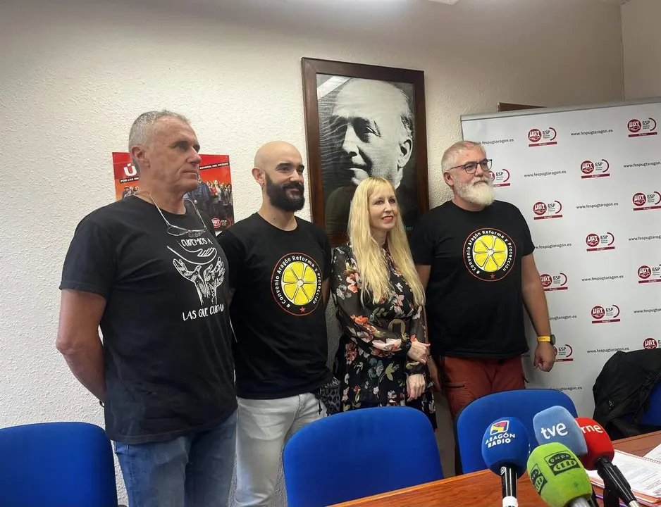 Representantes de las organizaciones sindicales que han intervenido en la rueda de prensa. / EP