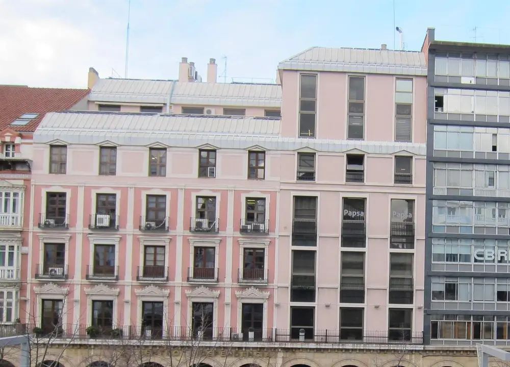 Viviendas en el centro de Zaragoza. / EP