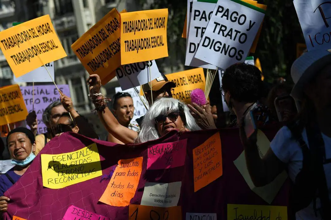 Archivo - Imagen de archivo de varias empleadas dom&eacute;sticas durante una concentraci&oacute;n de la Asamblea Feminista para celebrar la aprobaci&oacute;n del convenio que vela por los derechos de los empleados dom&eacute;sticos.
- Fernando S&aacute;nchez - Europa Press - Archivo