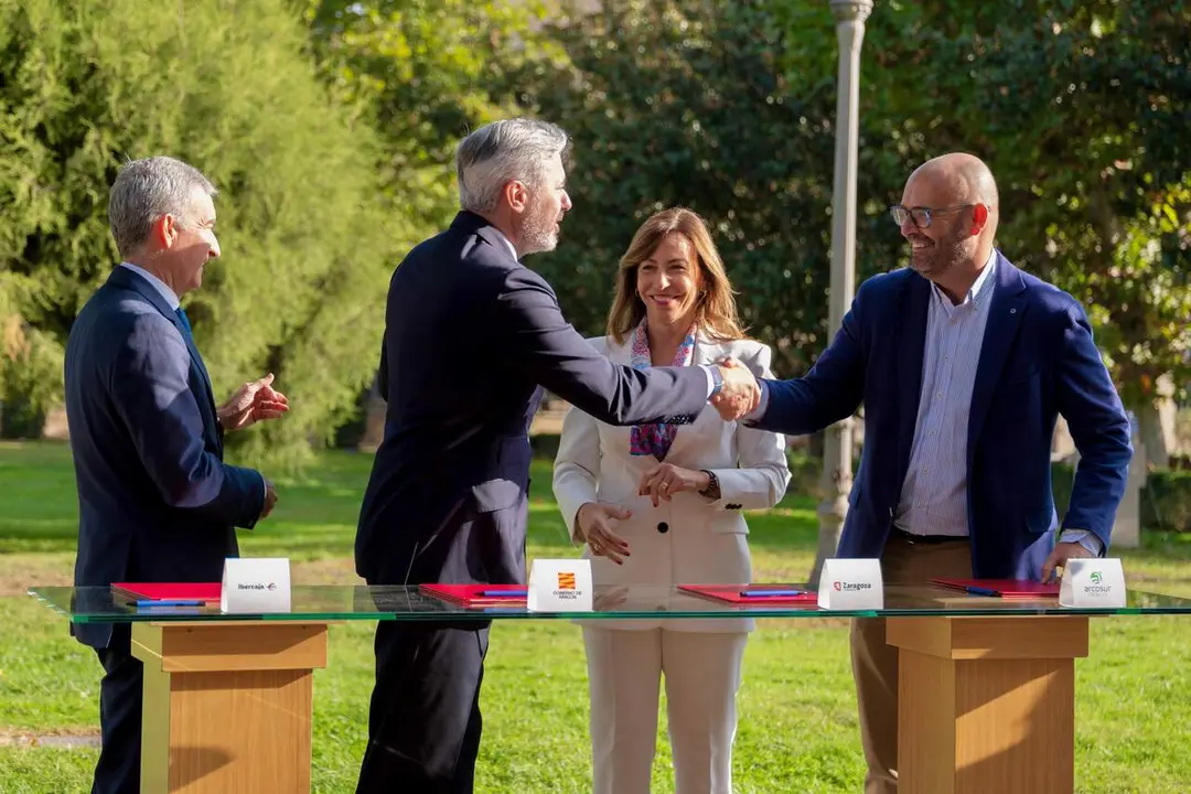 Firma del acuerdo en el Pignatel&ntilde;i./ DGA