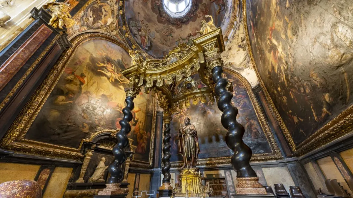 Capilla de la nave del Evangelio ./ La SEO