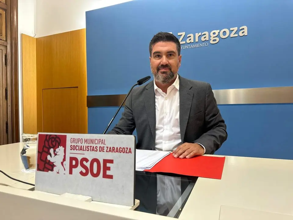 El concejal del PSOE en el Ayuntamiento de Zaragoza, Horacio Royo. / EP