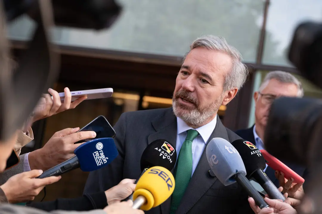 El presidente de Arag&oacute;n, Jorge Azc&oacute;n, en la Hospeder&iacute;a de San Juan de la Pe&ntilde;a / Fabi&aacute;n Sim&oacute;n
