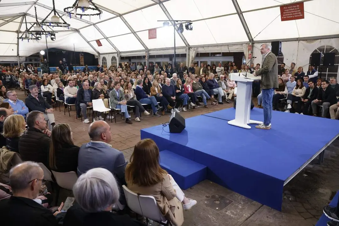 Todas las im&aacute;genes I El PP de Arag&oacute;n llena en su gran acto de la militancia con Feij&oacute;o, Azc&oacute;n, Chueca... / Chus Marchador