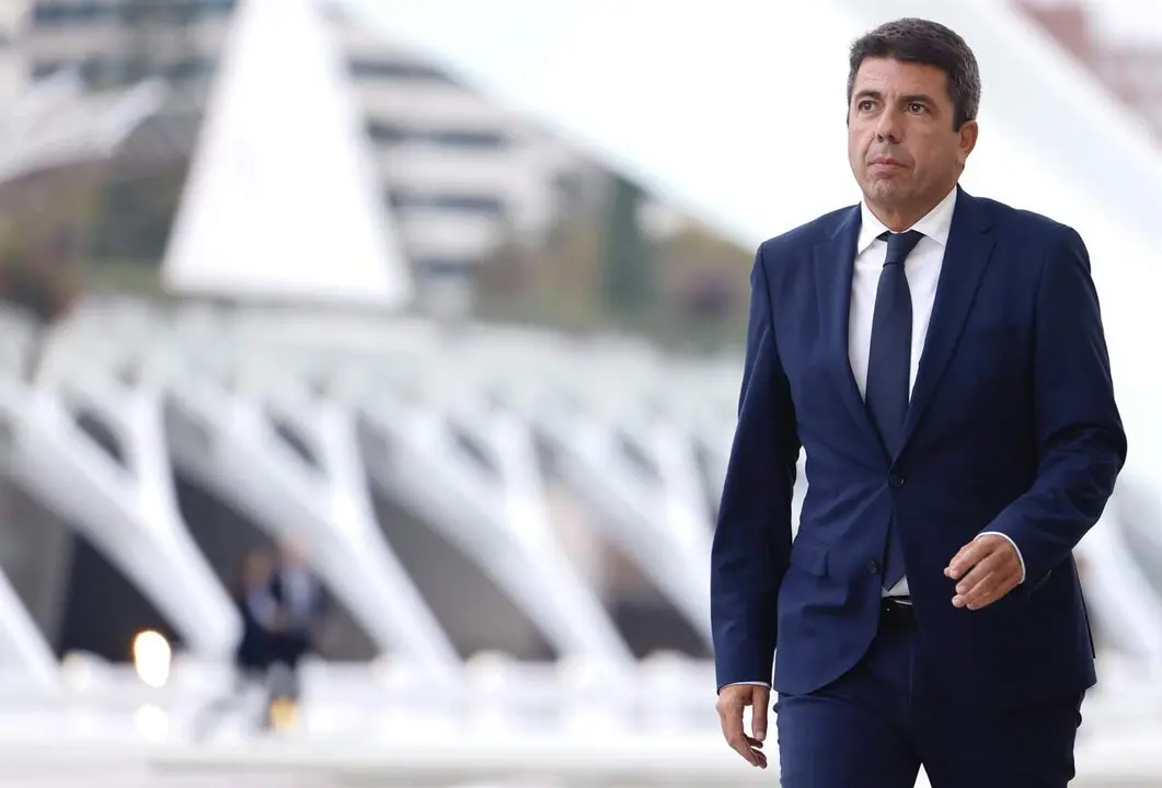 El presidente de la Generalitat valenciana, Carlos Maz&oacute;n, a su llegada al homenaje a las v&iacute;ctimas de la dana, en el Museo de las Ciencias Pr&iacute;ncipe Felipe, a 29 de octubre de 2025. / EP