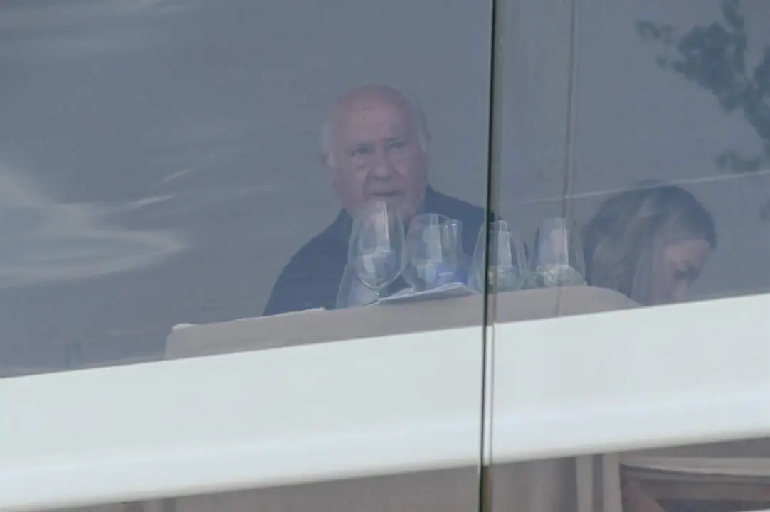 La presidenta de Inditex, Marta Ortega, y el empresario Amancio Ortega. / EP