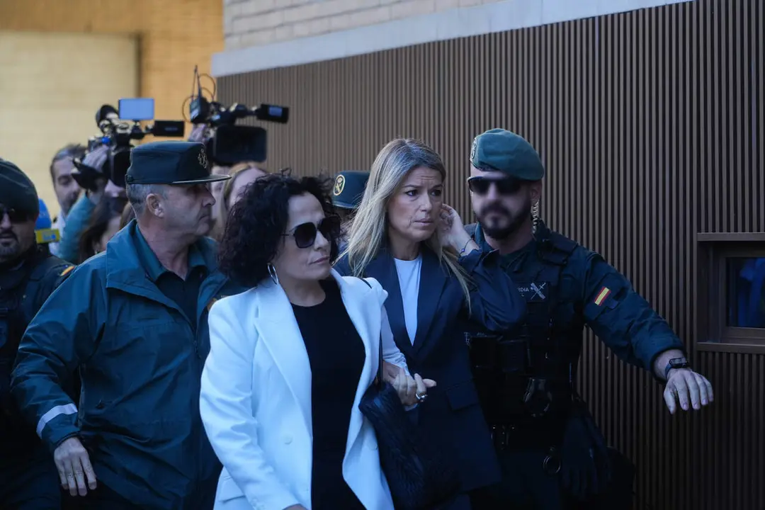 La periodista Isabel Vilaplana a la llegada de los juzgados de Catarroja./ EP