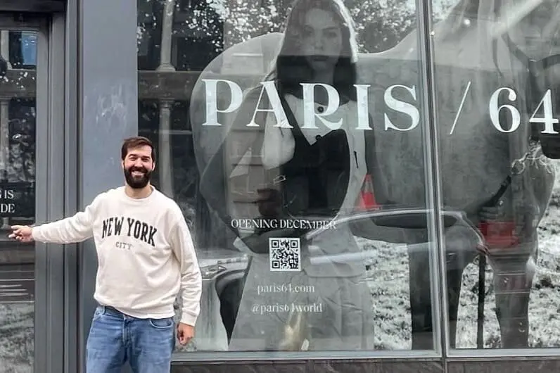 Chema Pozas, fundador de Paris64, en la nueva tienda de Nueva York.