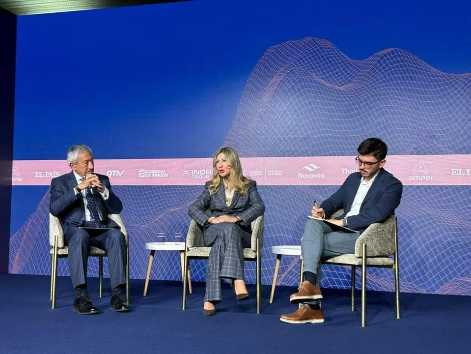 La vicepresidenta Mar Vaquero ha explicado c&oacute;mo naci&oacute; y cu&aacute;les han sido los primeros pasos del Hub de Defensa de Arag&oacute;n, al que ha definido como un &ldquo;modelo de &eacute;xito&rdquo;. / GOBIERNO DE ARAG&Oacute;N