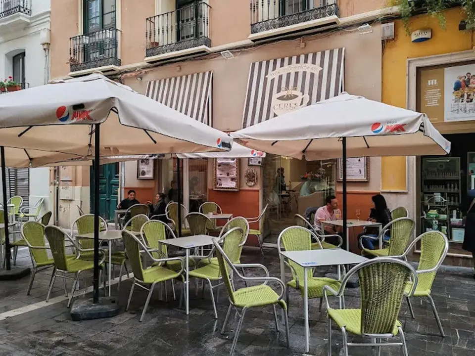 Cafeter&iacute;a Ceres ./ Jes&uacute;s Oubi&ntilde;a Monta&ntilde;&eacute;s
