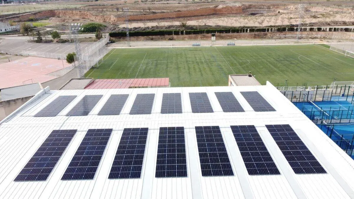 Instalaci&oacute;n de autoconsumo el&eacute;ctrico conectada a la Red de Endesa, e-distribuci&oacute;n. / ENDESA