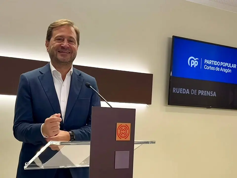 El portavoz del PP en las Cortes, Fernando Ledesma, en la sala de prensa./ EP