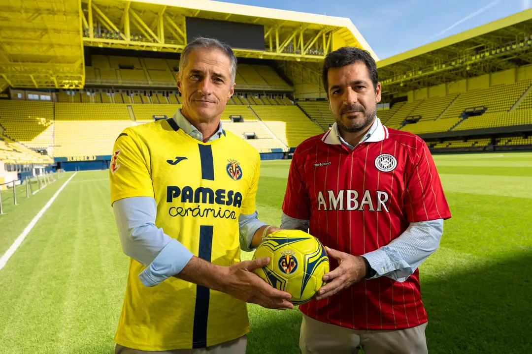 Firma del acuerdo entre el Villarreal y Cervezas Ambar
