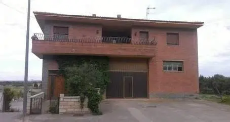Una de las fincas a subasta. / DPZ