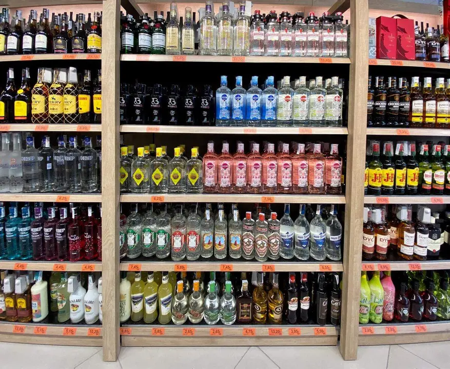 Archivo - Pasillo de bebidas alcoh&oacute;licas en un supermercado.
- Eduardo Parra - Europa Press - Archivo