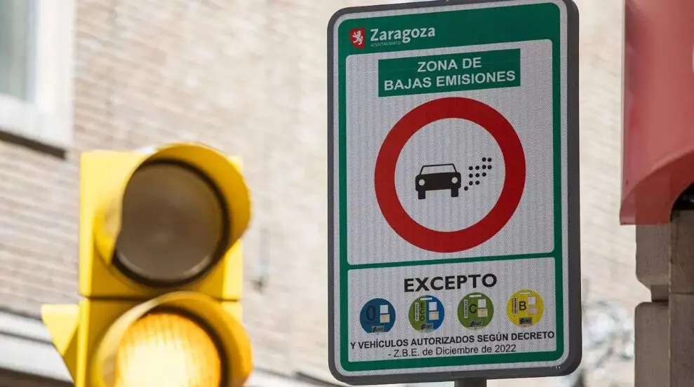 Cartel Zona Bajas Emisiones en Zaragoza