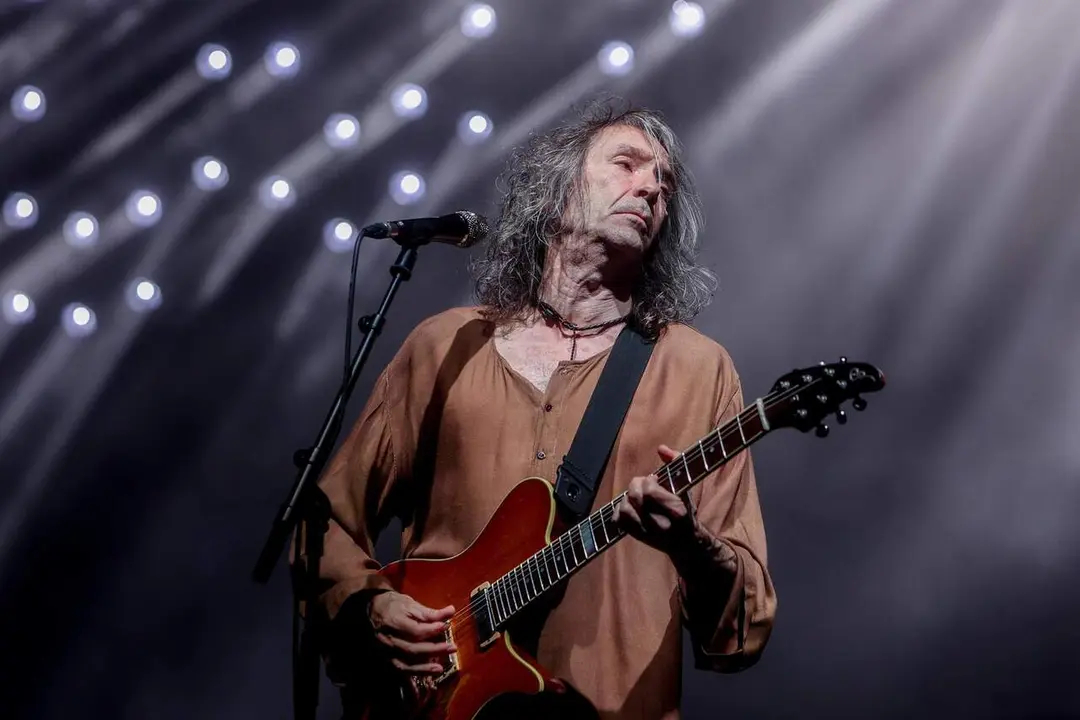 El cantante Roberto Iniesta, 'Robe', durante un concierto en el Auditorio Miguel R&iacute;os, a 25 de mayo de 2024, en Rivas-Vaciamadrid, Madrid (Espa&ntilde;a). / Ricardo Rubio - Europa Press
