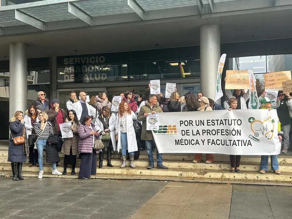 Concentraci&oacute;n de m&eacute;dicos el pasado mes de diciembre en Zaragoza. / HA