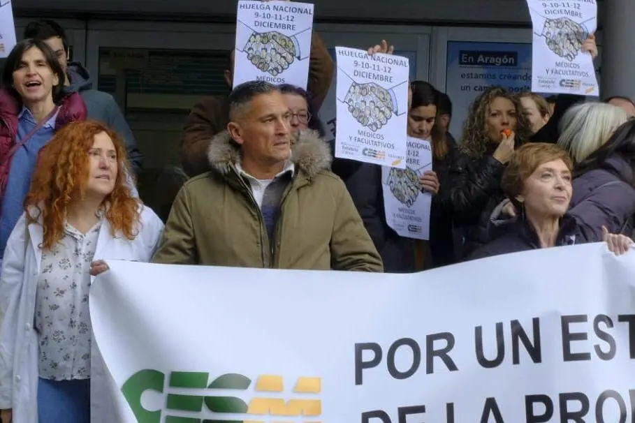 Manuel Mu&ntilde;oz en una de las concentraciones de esta semana en Zaragoza.