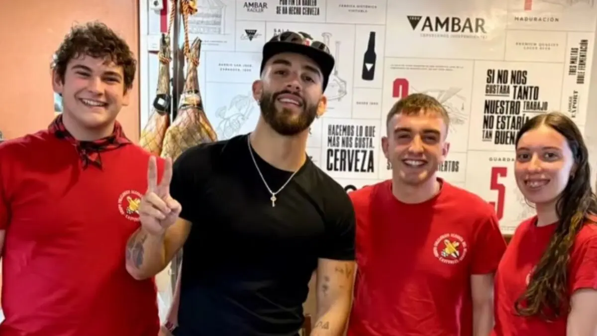 Manuel Turizo en el restaurante Mariano de Calamocha ./ @barrestaurantemariano