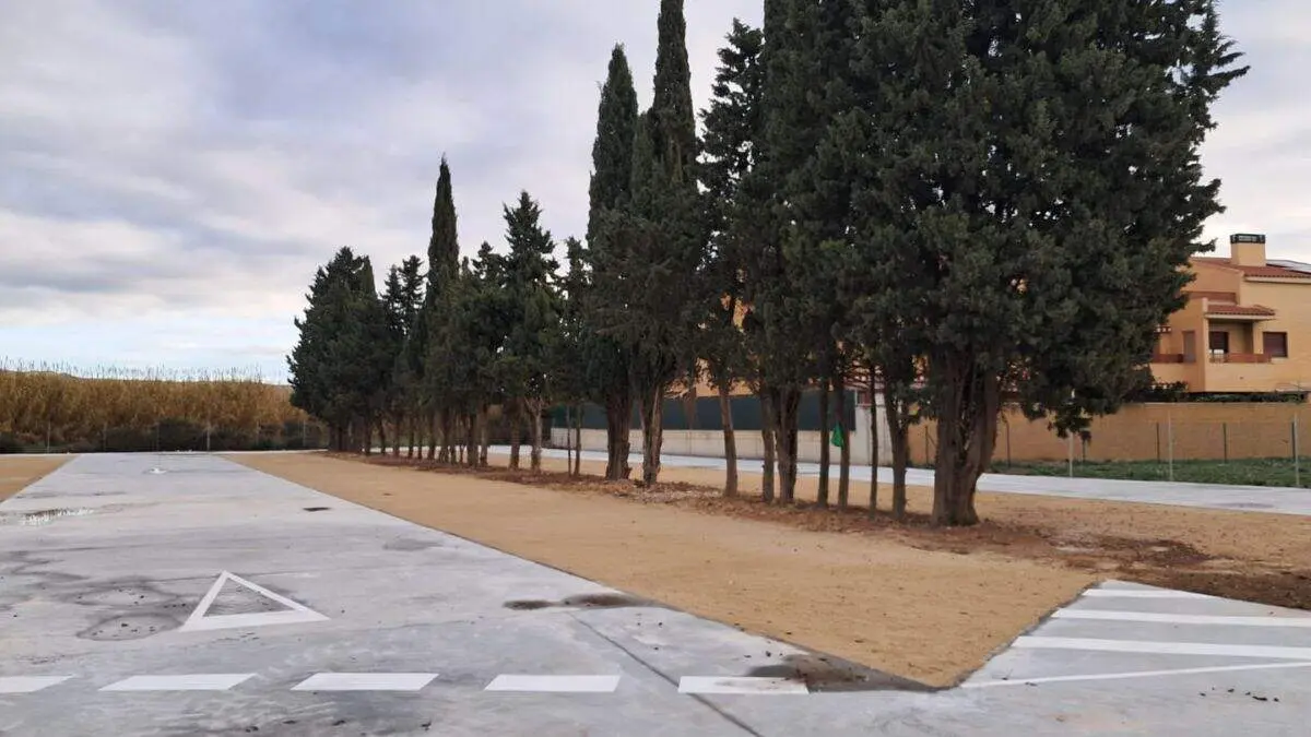 El reci&eacute;n reformado camino de la estaci&oacute;n de Utebo. / AYTO. UTEBO