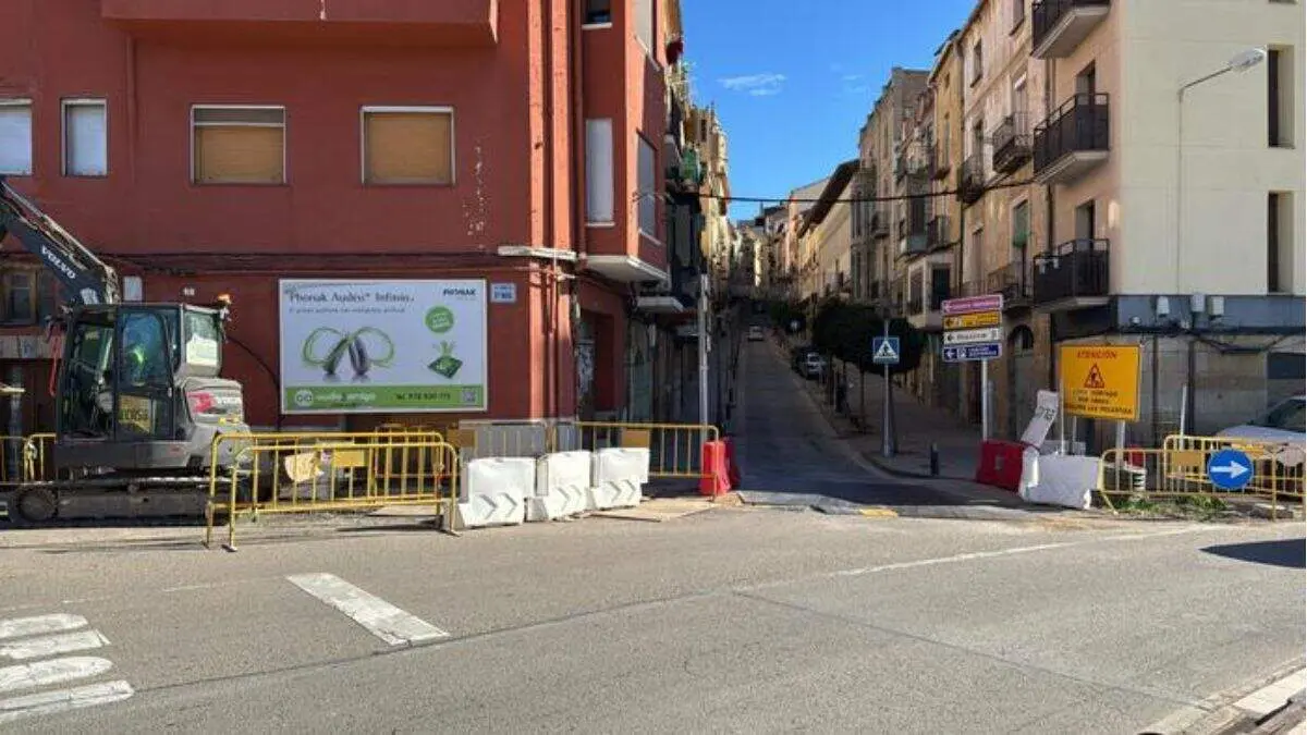 Obras en las traves&iacute;as de Alca&ntilde;iz. / AYTO. ALCA&Ntilde;IZ