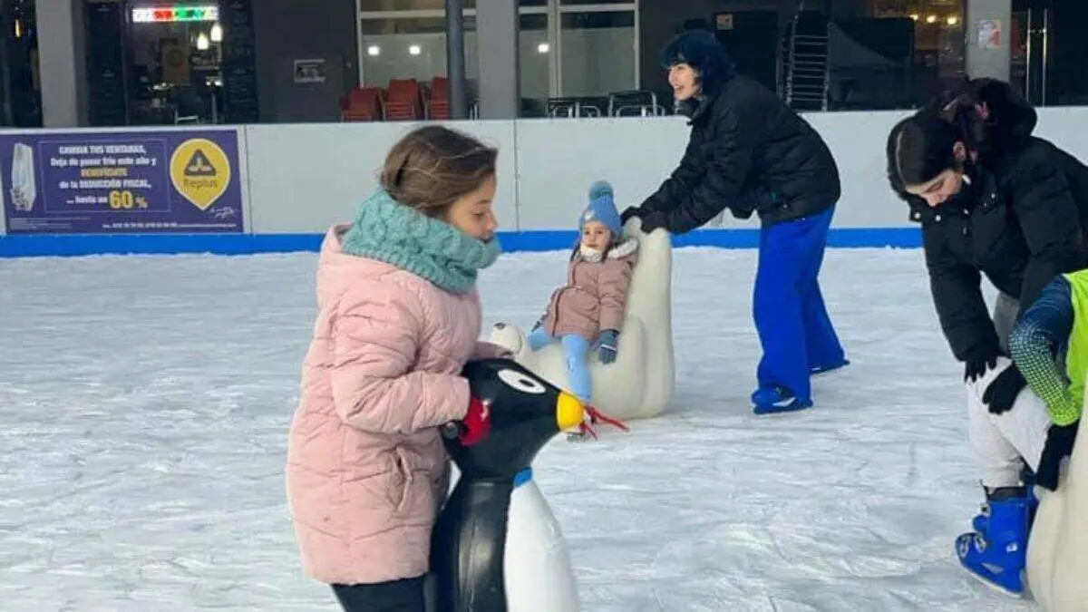 Imagen de archivo de la pista de hielo de Cuarte. / CLUB PAT&Iacute;N CUARTE