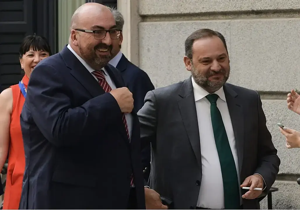 Jos&eacute; Luis &Aacute;balos y Koldo Garc&iacute;a en el Congreso ./ E.P.